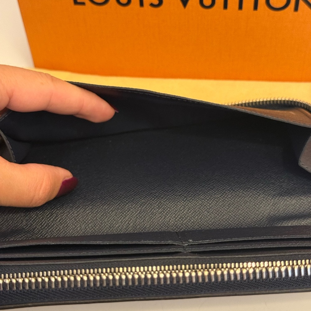 Louis Vuitton Navy Blue Epi Leather Zip Around Wallet - Picture 7 of 14